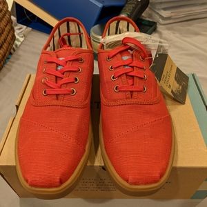 Toms Mens shoes brand new size 10 cordones